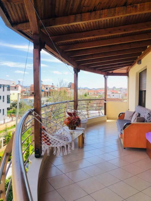Villa Uklala Kamez Exteriör bild